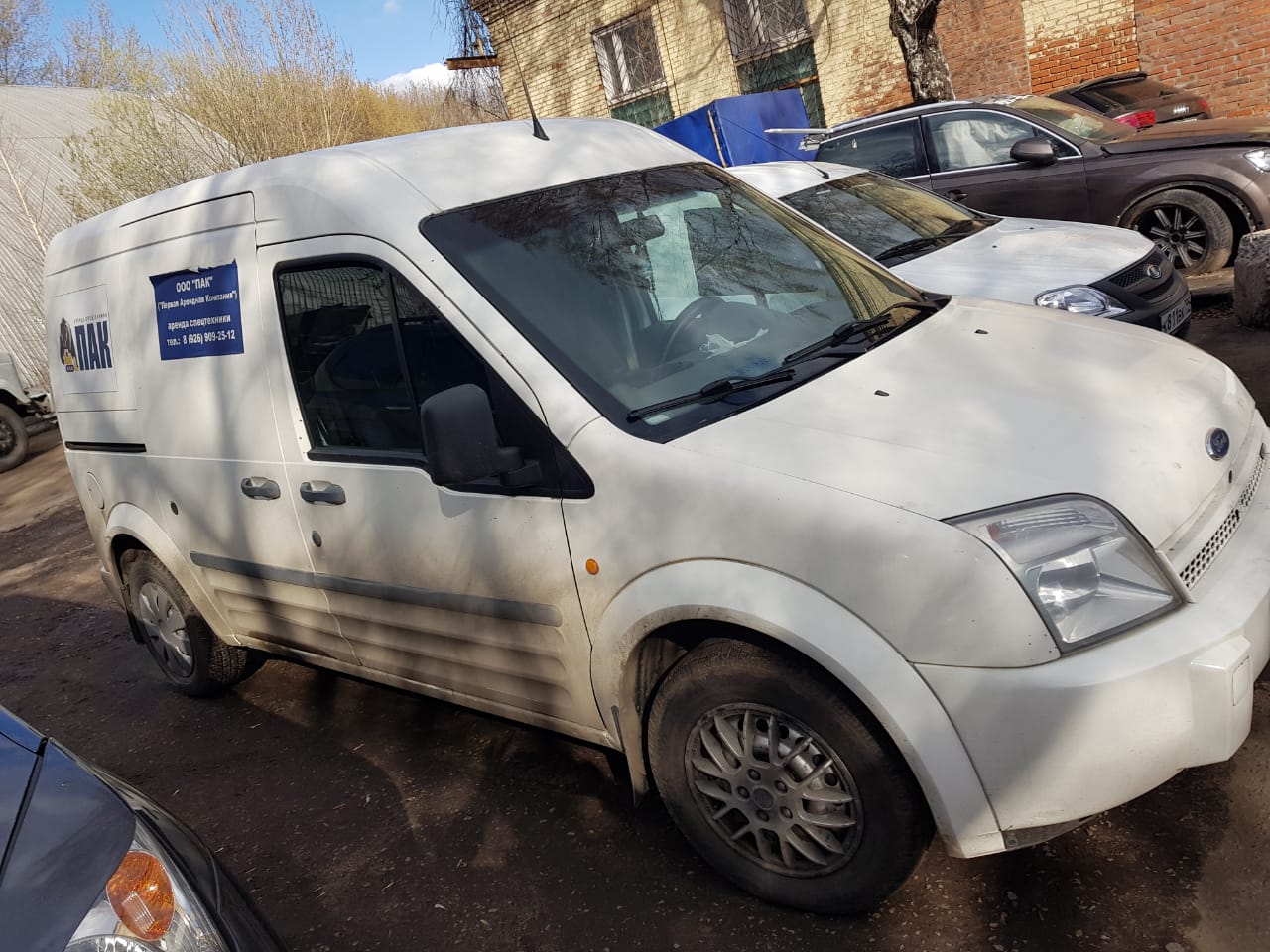 Цельнометаллический фургон Ford Transit Connect T-230