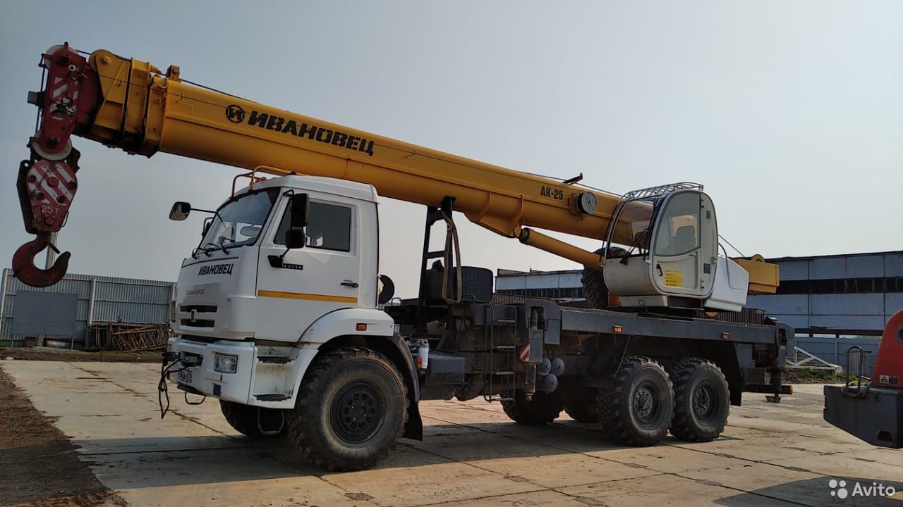 Автокран Ивановец КС-45717К-3Р на шасси КамАЗ 43118