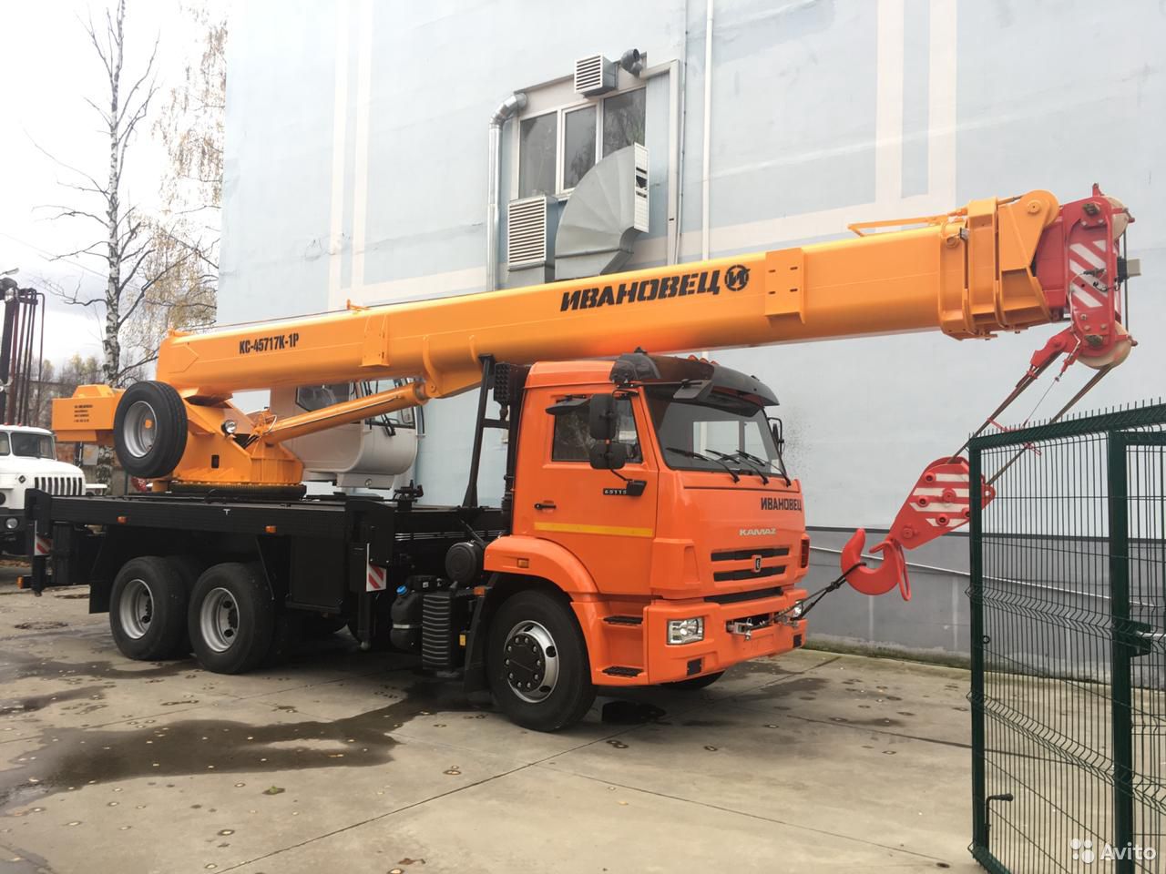 Автокран Ивановец КС-45717К-1Р на шасси КамАЗ 65115