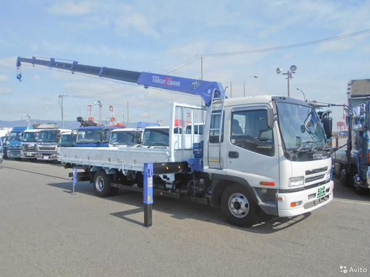 Бортовой грузовик с КМУ ISUZU Forward