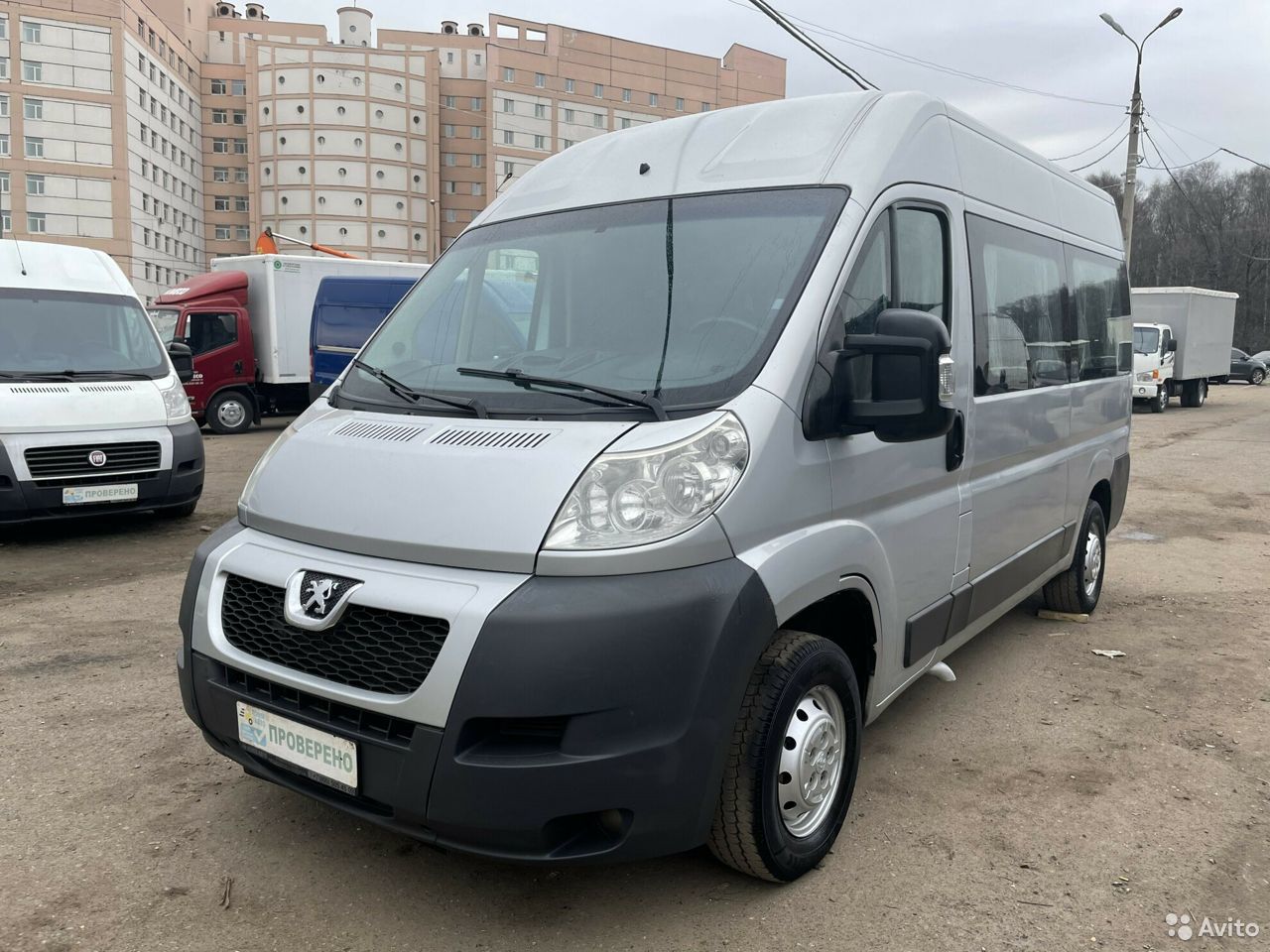 Микроавтобус Peugeot Boxer