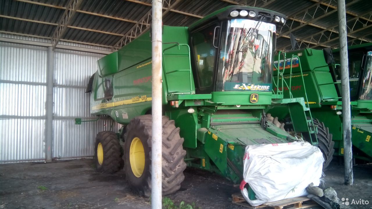 Зерноуборочный комбайн John Deere 9880 STS