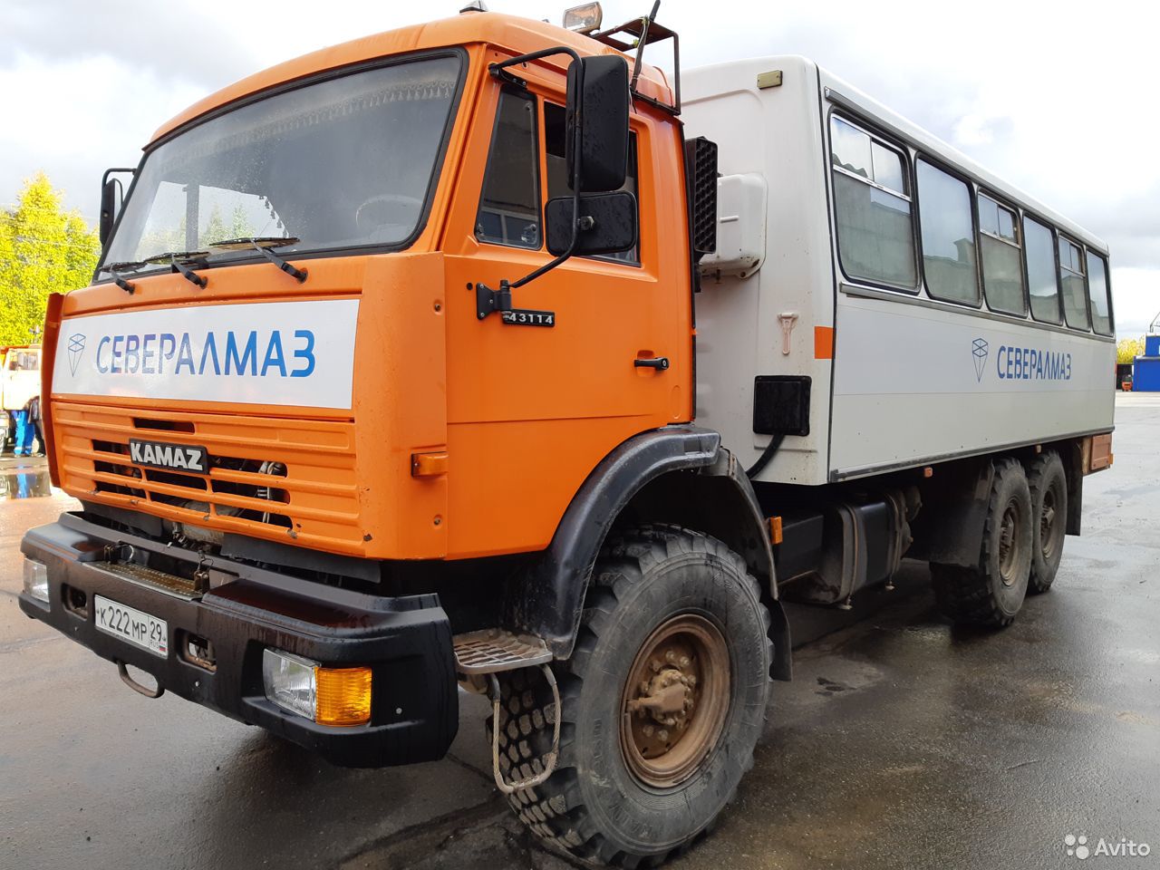 Вахтовый автобус НефАЗ 4208-30
