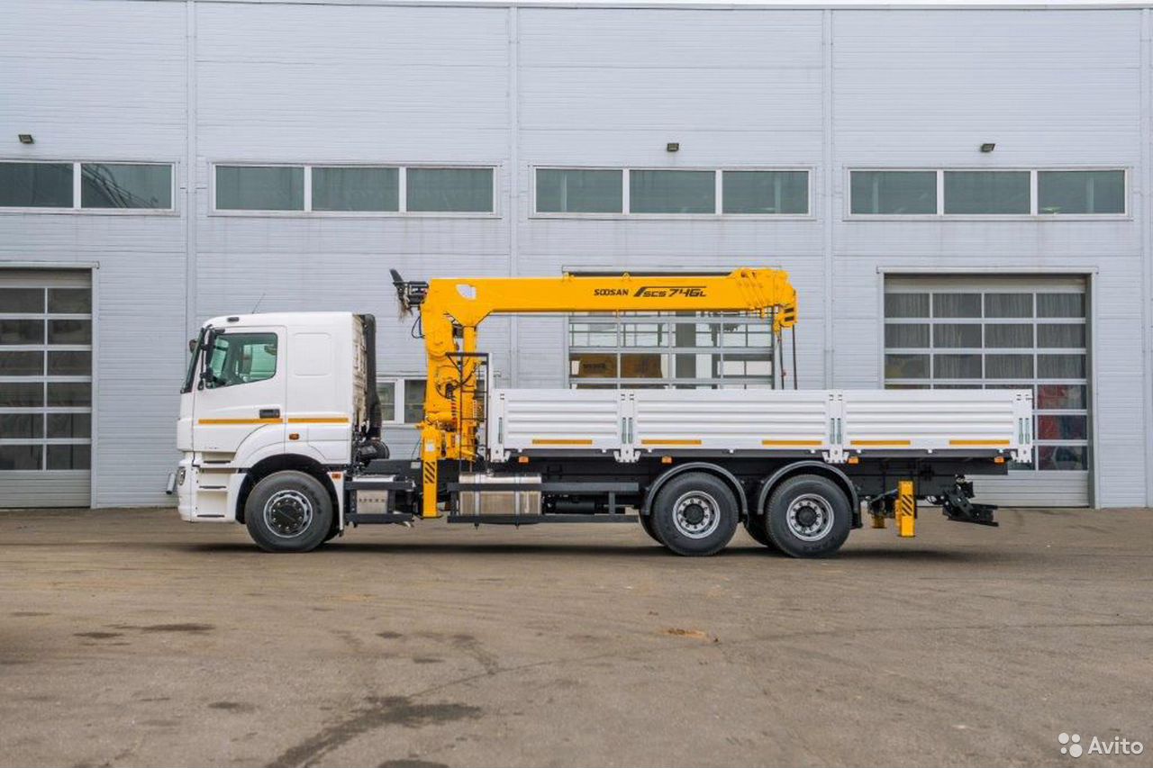 Бортовой грузовик с КМУ КамАЗ 65207-1002-87 с КМУ Soosan SCS746L