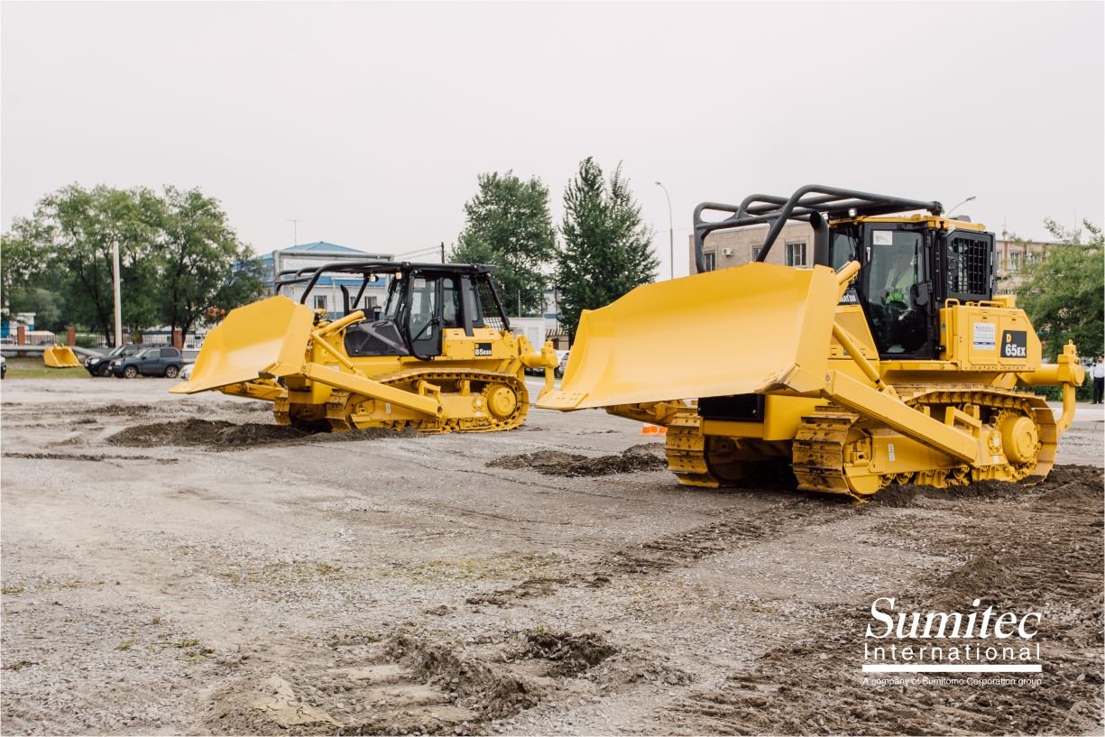 Гусеничный бульдозер Komatsu D85ESS-2A