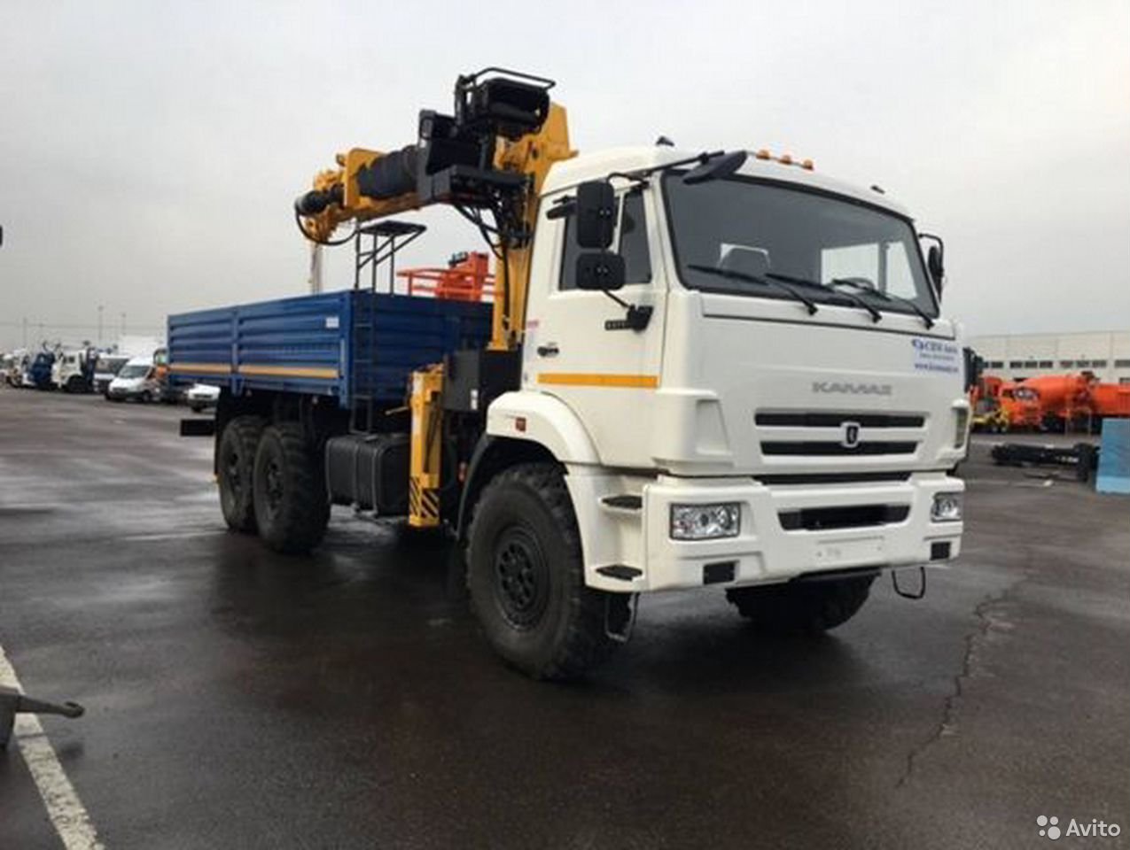Бортовой грузовик с КМУ КамАЗ 43118-23027-50 с КМУ Soosan SCS866L
