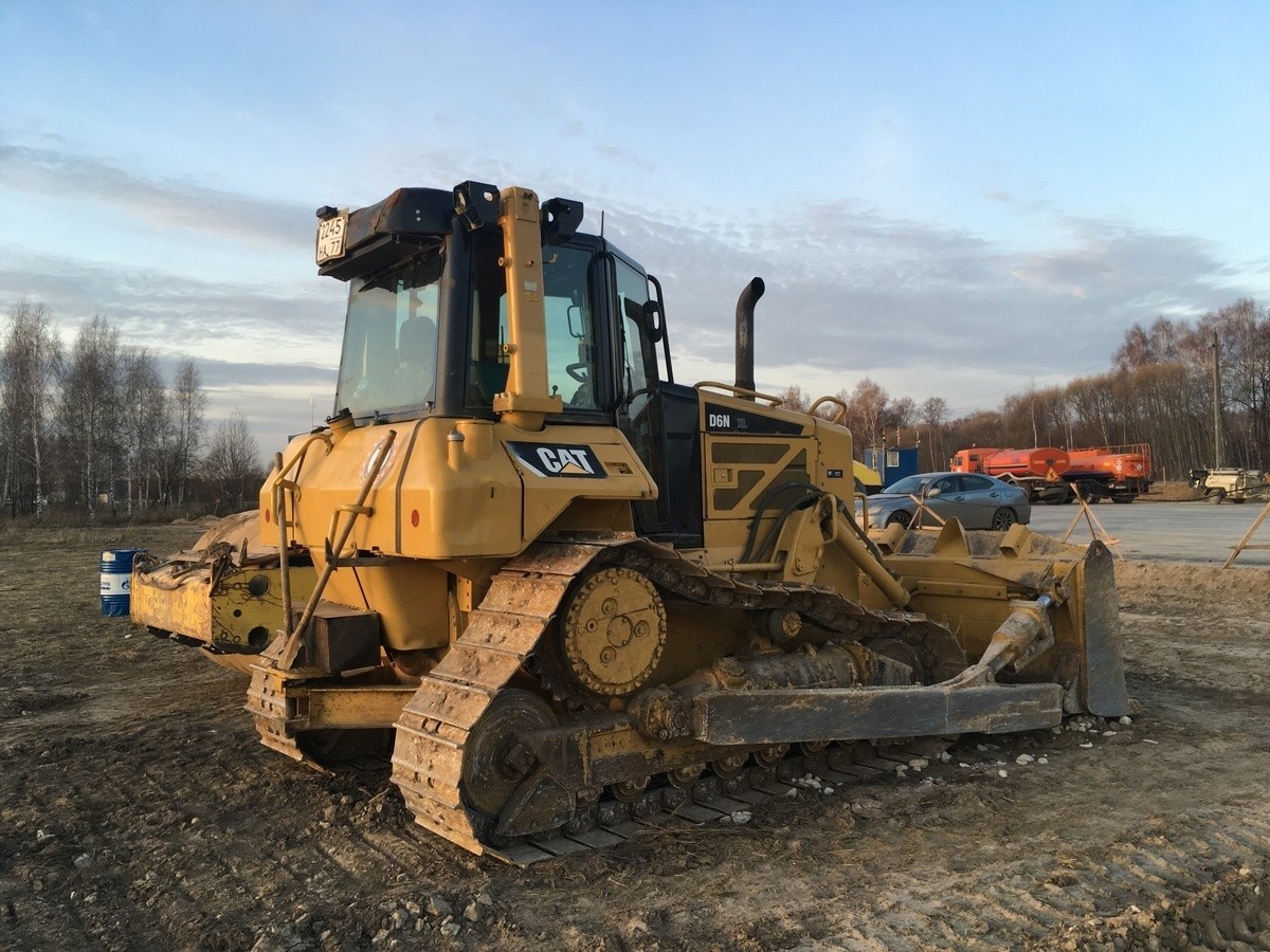 Гусеничный бульдозер Caterpillar D6N XL