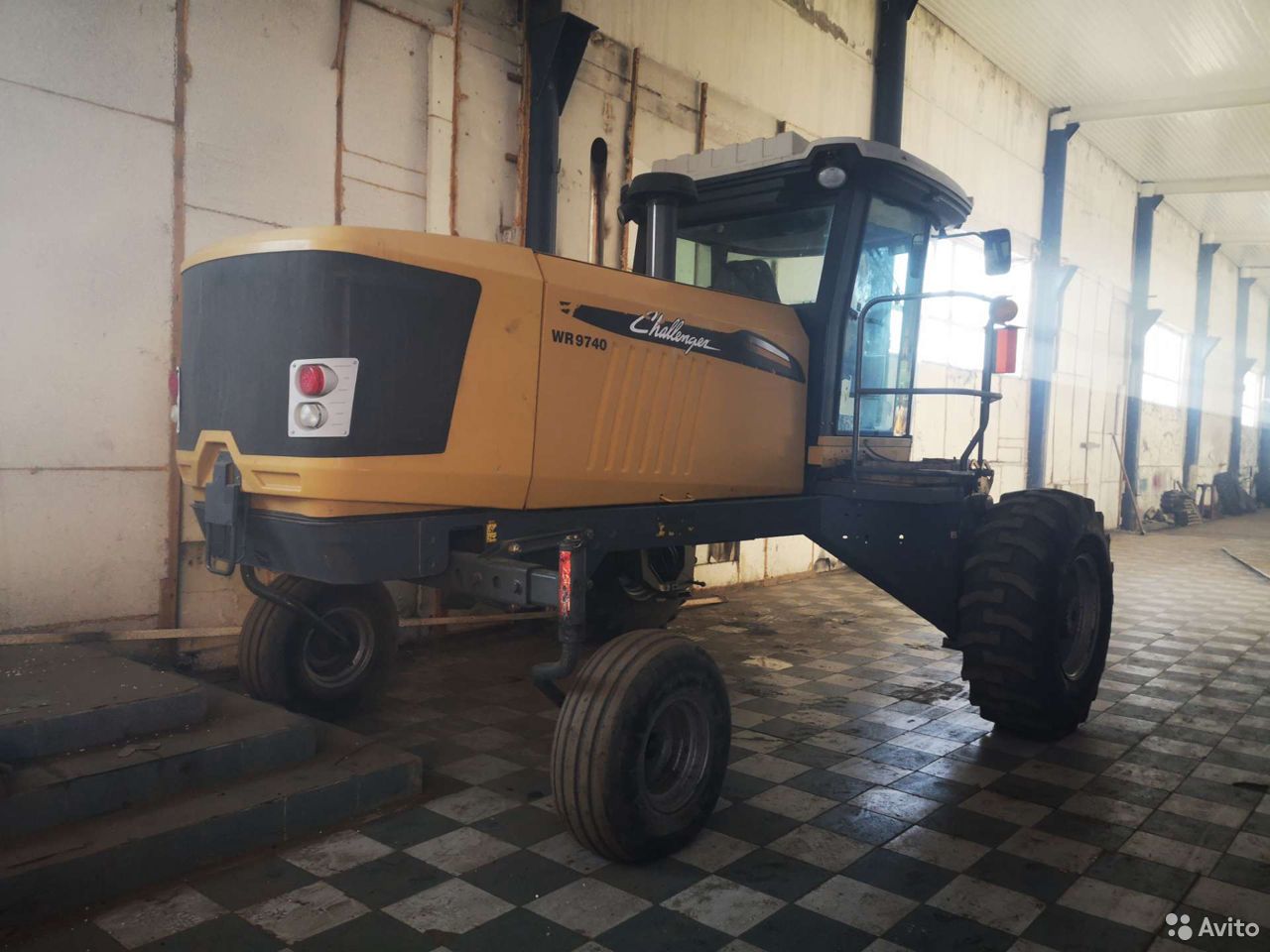Самоходная косилка Challenger 9740