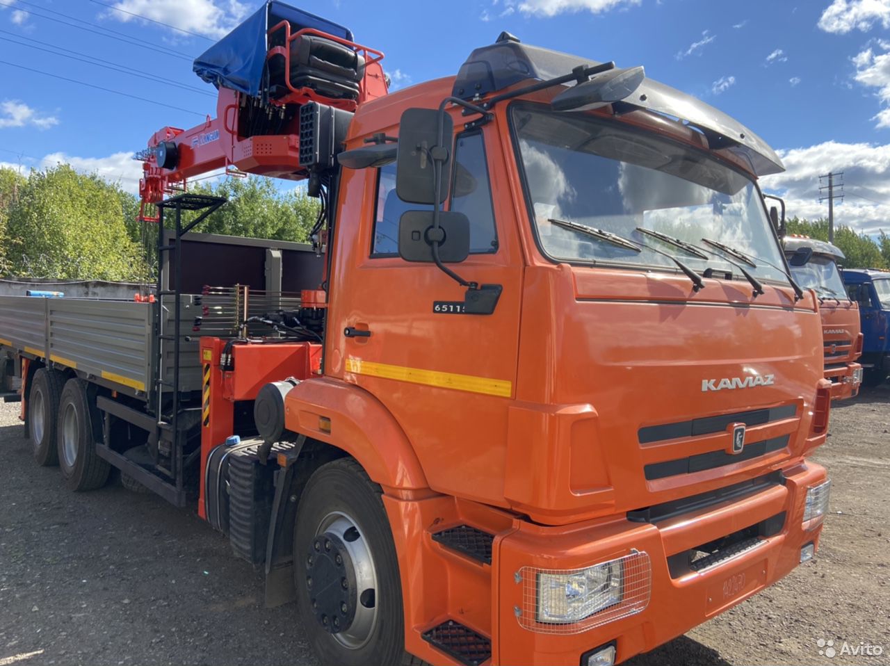 Бортовой грузовик с КМУ КамАЗ 65115 с КМУ Kanglim KS1256