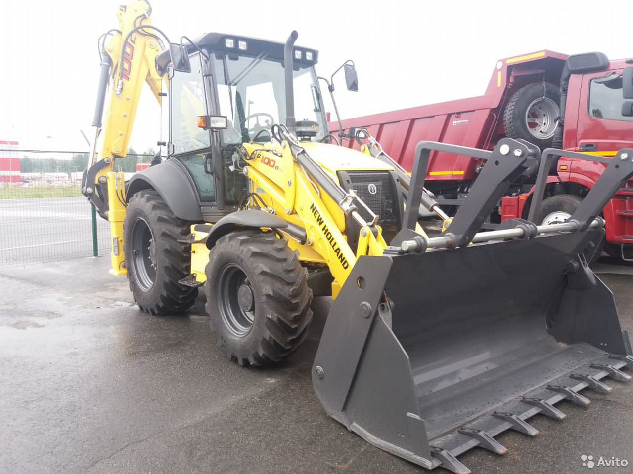 Экскаватор-погрузчик New Holland B100B