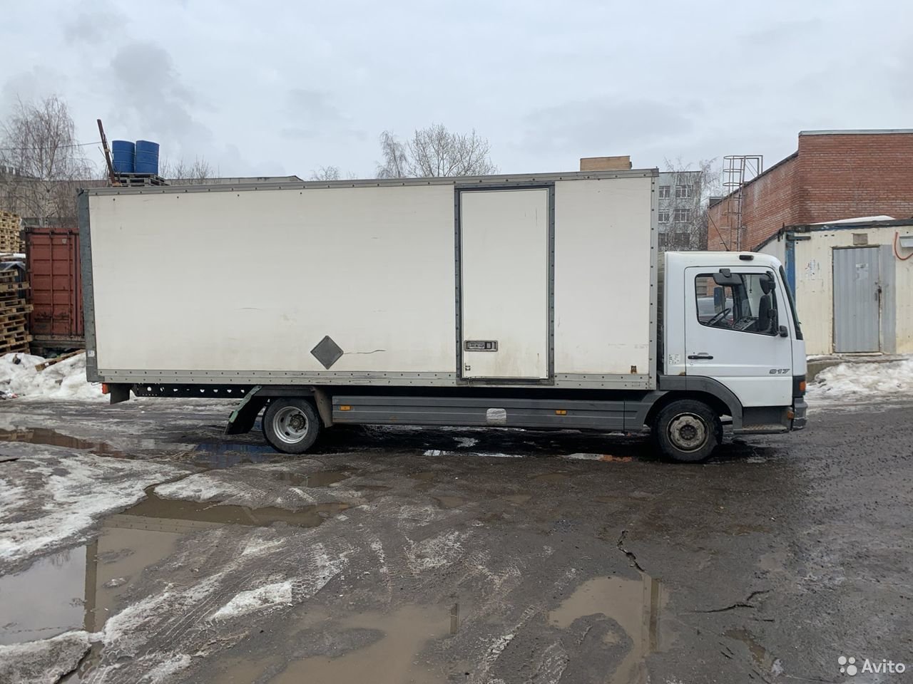 Изотермический грузовик Mercedes-Benz Atego