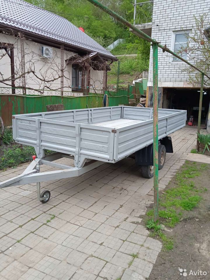 Легковой бортовой прицеп