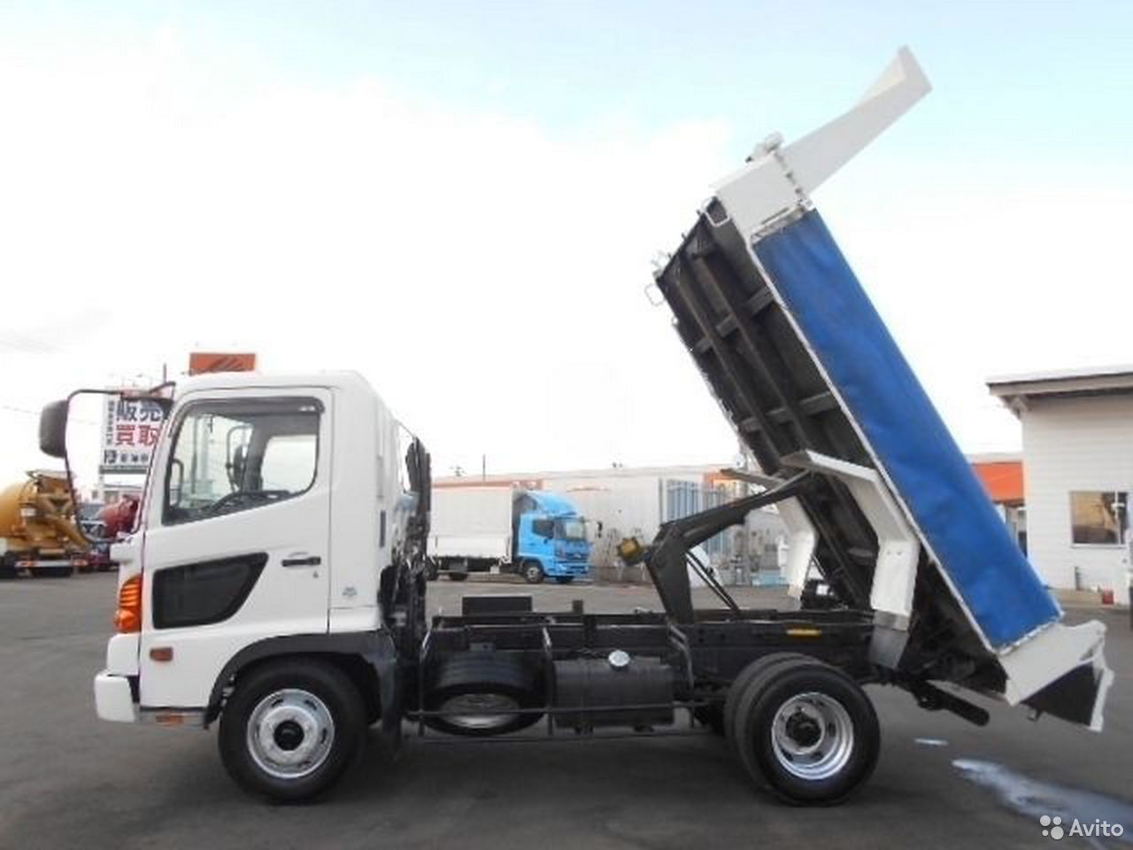 Самосвал Hino Ranger