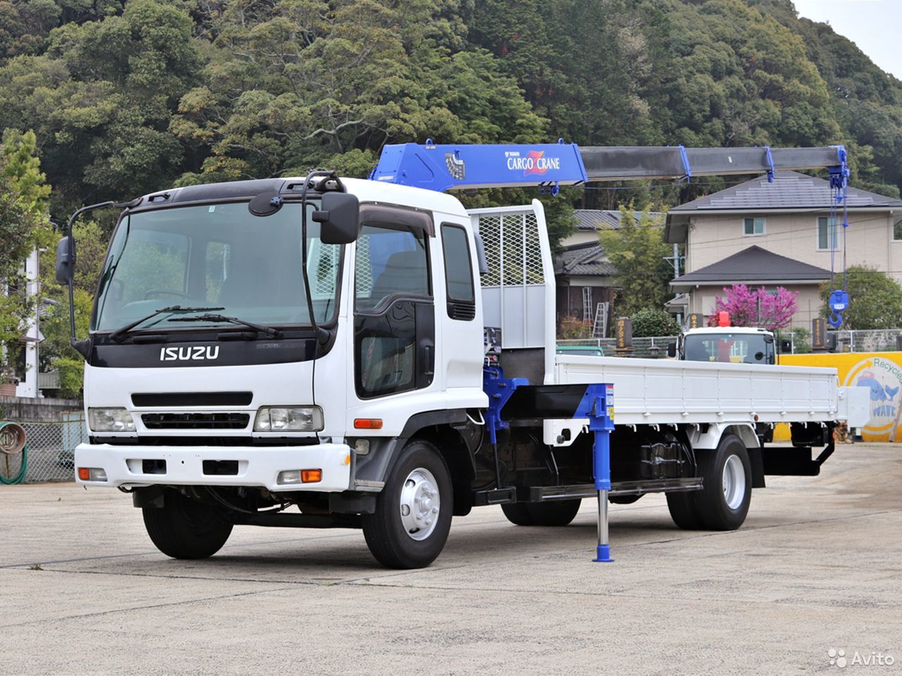 Бортовой грузовик с КМУ ISUZU Forward