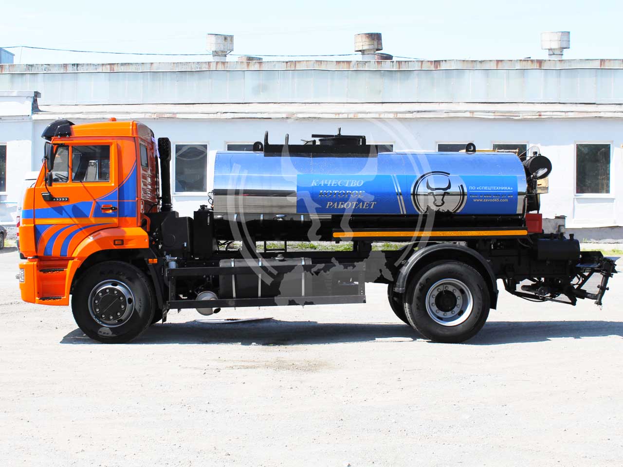 Автогудронатор ПО Спецтехника АБ-6.0 на шасси КамАЗ 43253