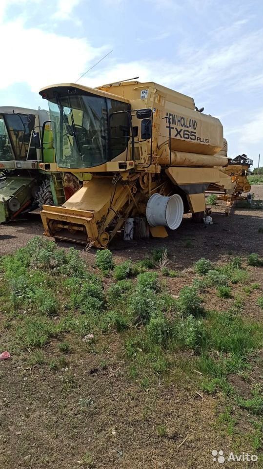 Зерноуборочный комбайн New Holland TX-65