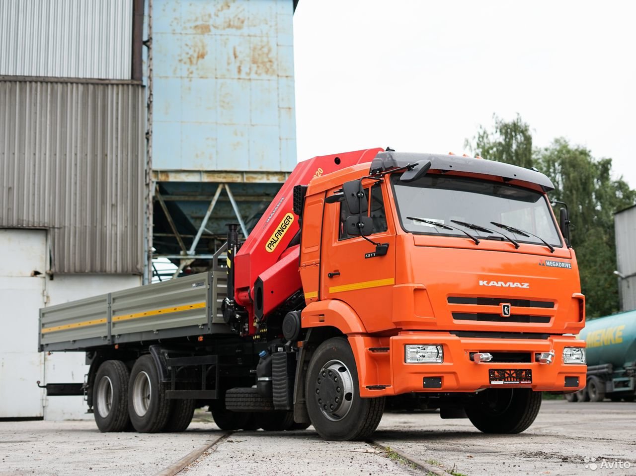 Бортовой грузовик с КМУ КамАЗ 65115 с КМУ Palfinger Inman ИМ-320