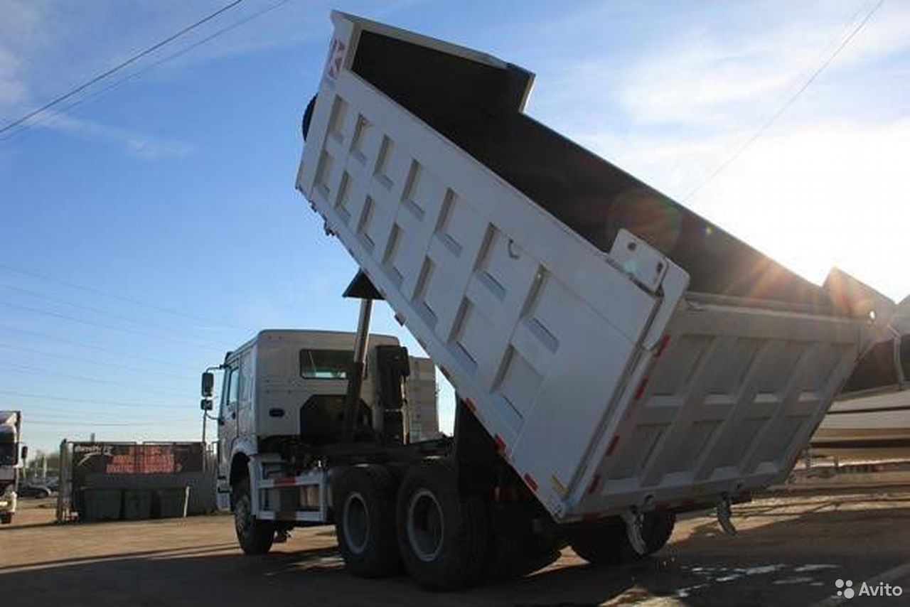 Самосвал HOWO HW76 ZZ3327N3847E