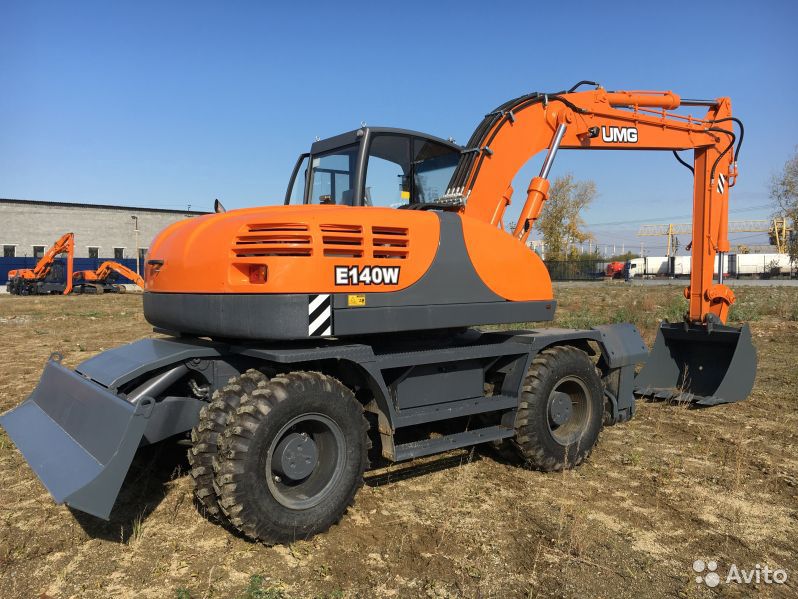 Колесный экскаватор UMG E140W