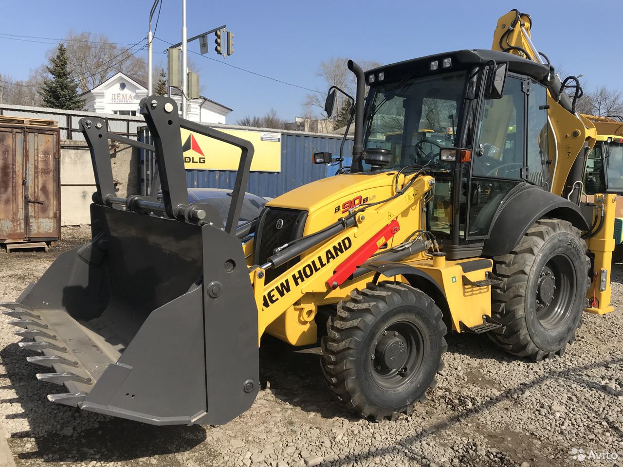 Экскаватор-погрузчик New Holland B90B