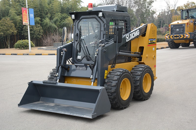 Мини-погрузчик XCMG XC740RU