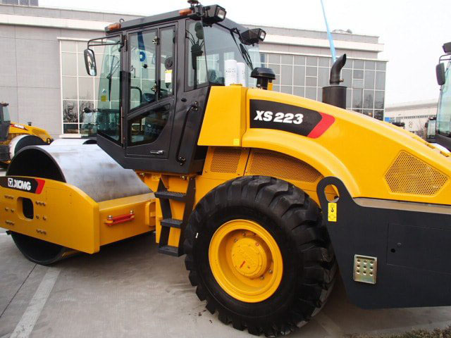 Грунтовый каток XCMG XS223
