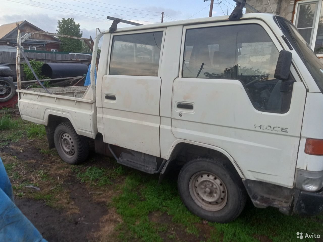 Бортовой автомобиль Toyota HiAce