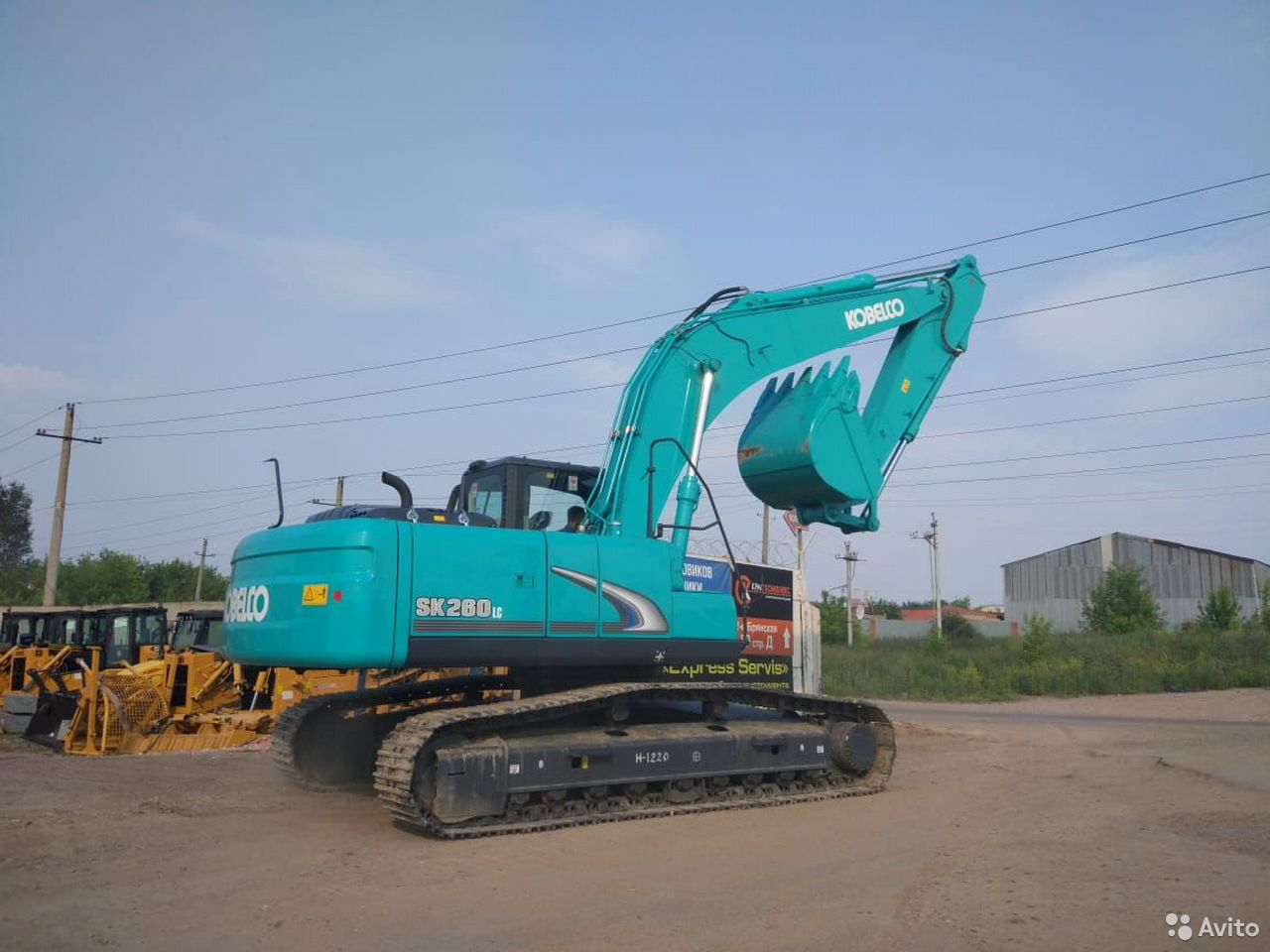 Гусеничный экскаватор Kobelco SK260LC-8
