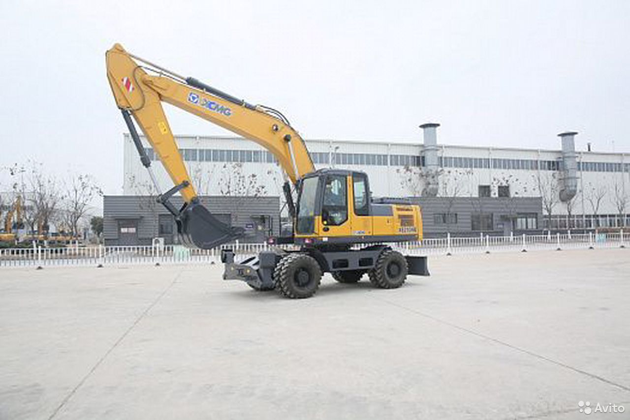 Колесный экскаватор XCMG