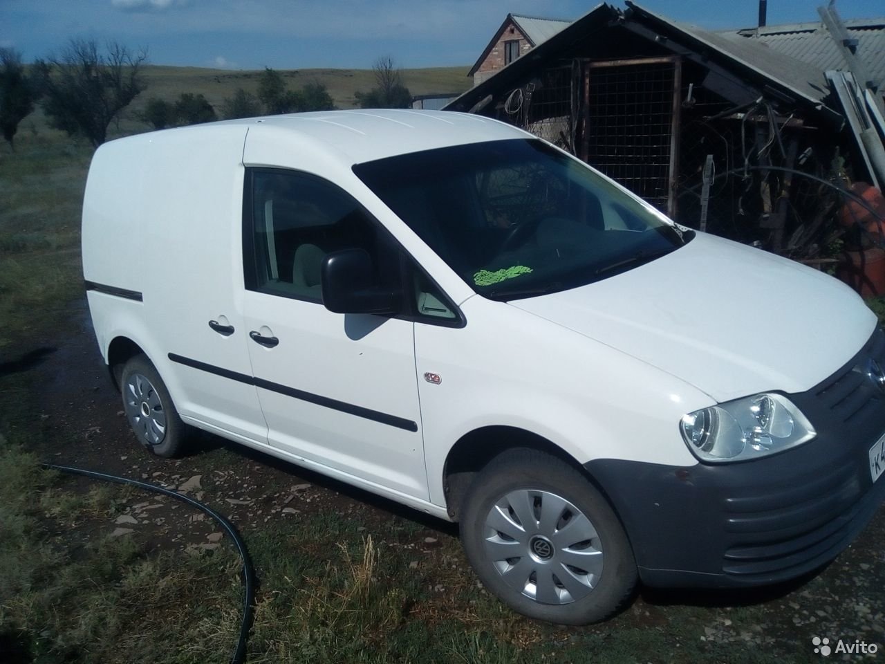 Цельнометаллический фургон Volkswagen Caddy