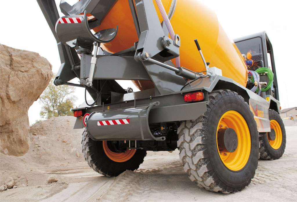 Самоходный бетоносмеситель DIECI F7000