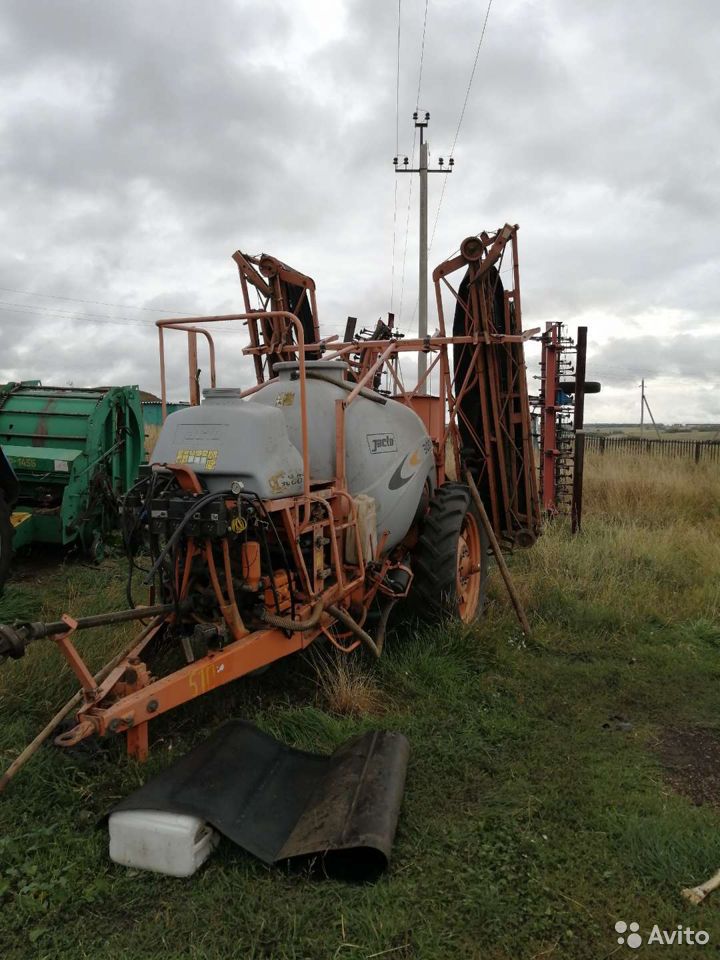 Прицепной опрыскиватель Jacto Advance 3000