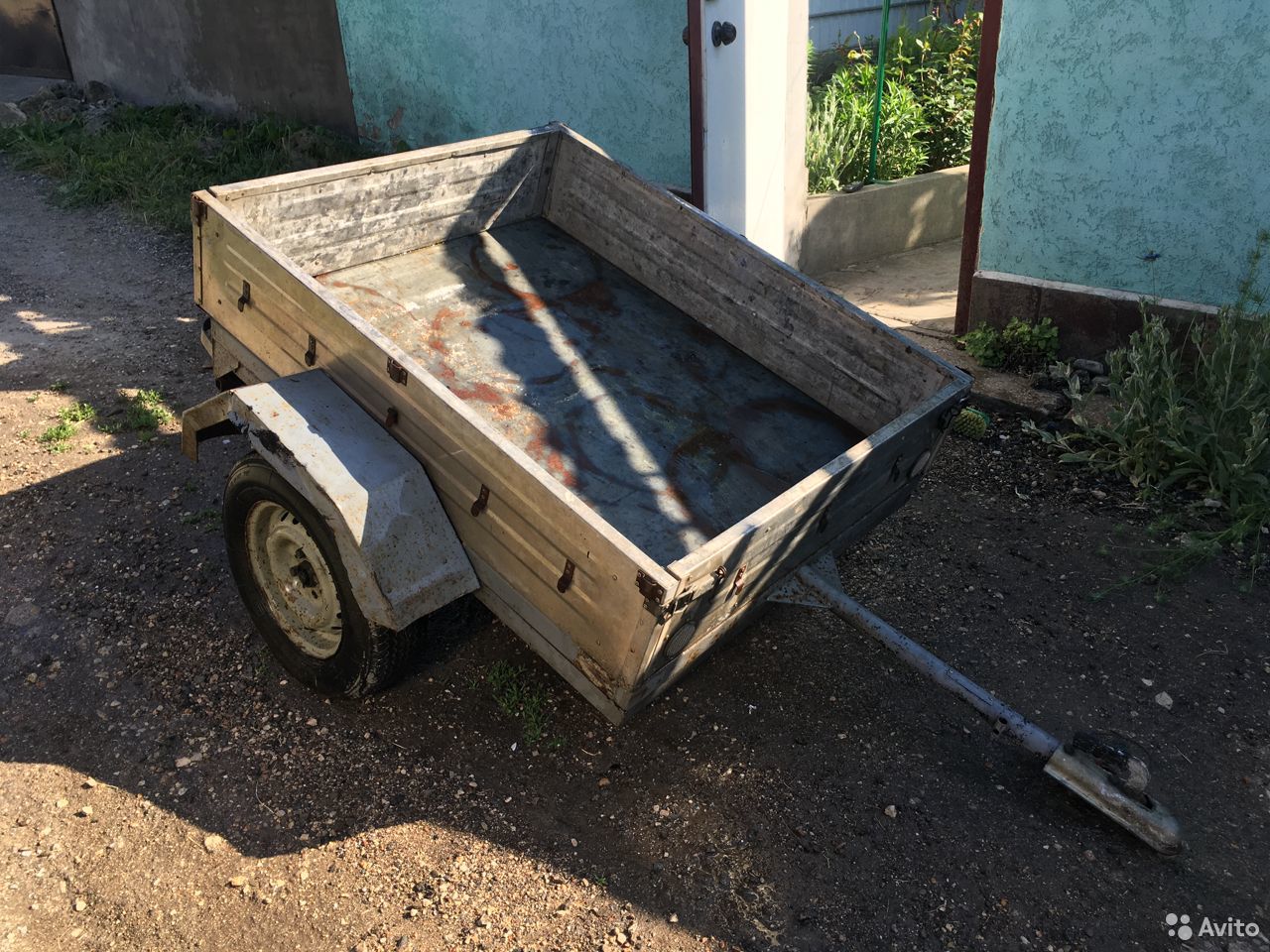 Легковой бортовой прицеп