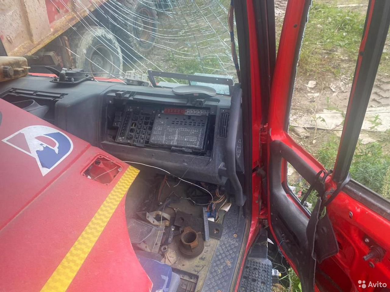 Самосвал Iveco Trakker