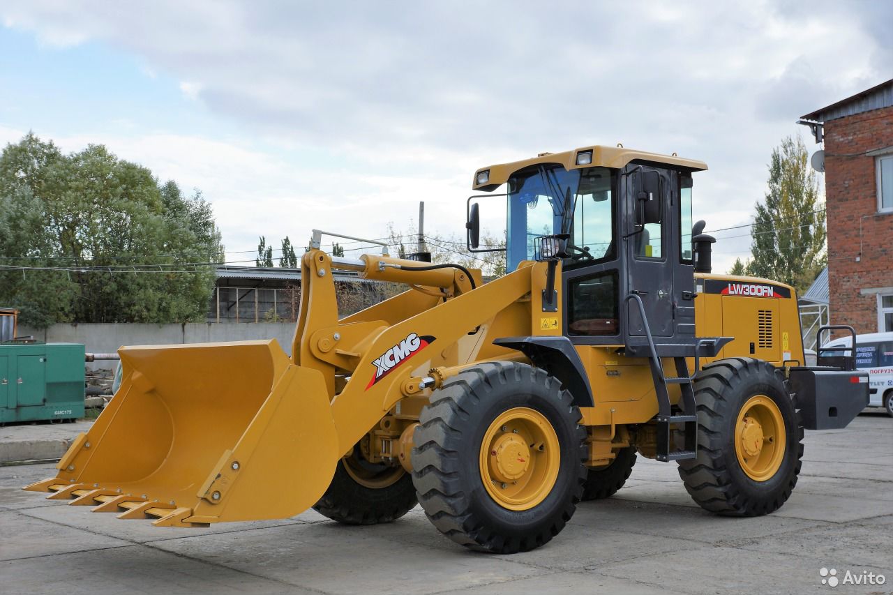 Фронтальный погрузчик XCMG LW300FN