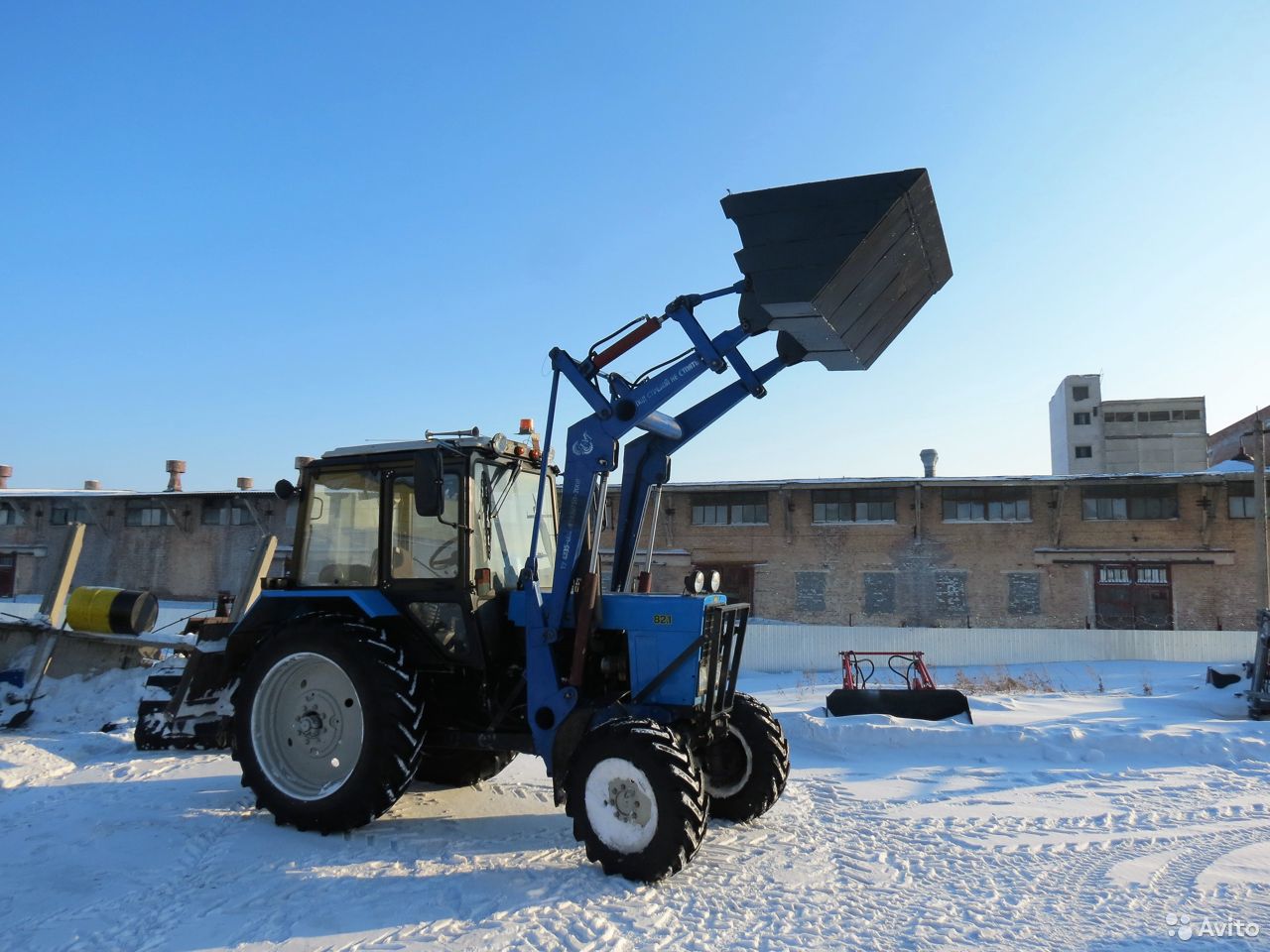 Навесной погрузчик (КУН) СибДорСельМаш (СДСМ) ПКУ-0,8