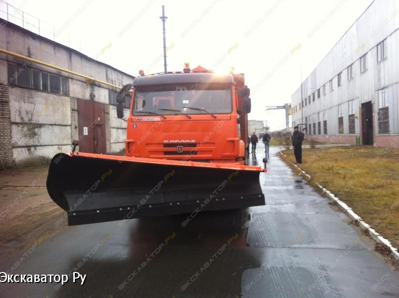 Разбрасыватель реагентов Завод КДМ им. М.И. Калинина МКДС-9 на шасси  КамАЗ 6520