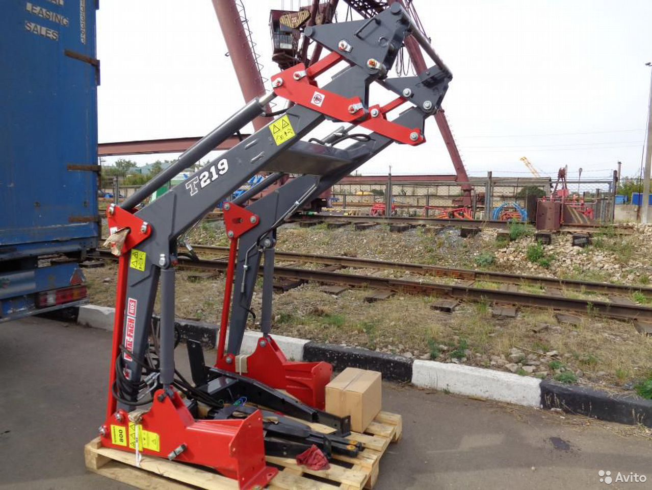 Навесной погрузчик (КУН) Metal-Fach T-219