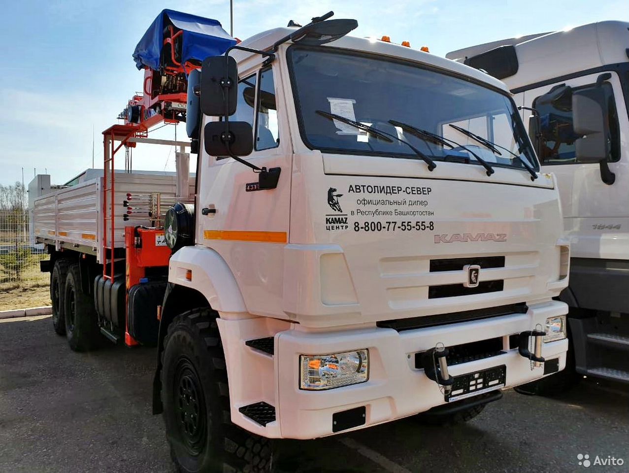 Бортовой грузовик с КМУ КамАЗ 43118 с КМУ Kanglim 1256