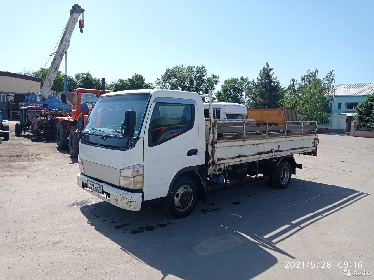 Бортовой автомобиль Mitsubishi Fuso Canter