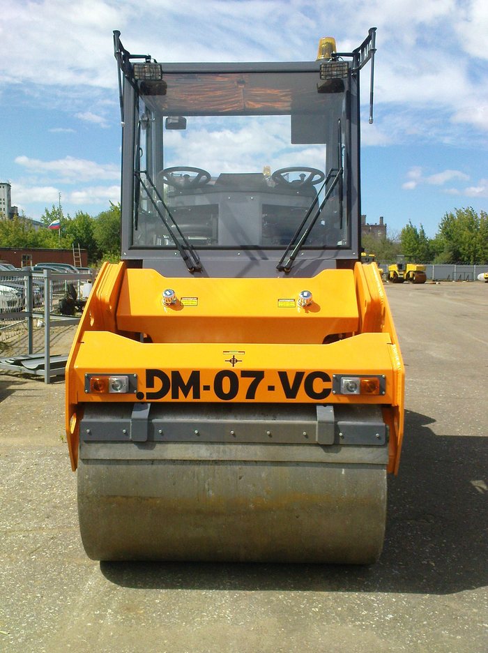 Комбинированный каток ЗДМ DM-7.5-VC