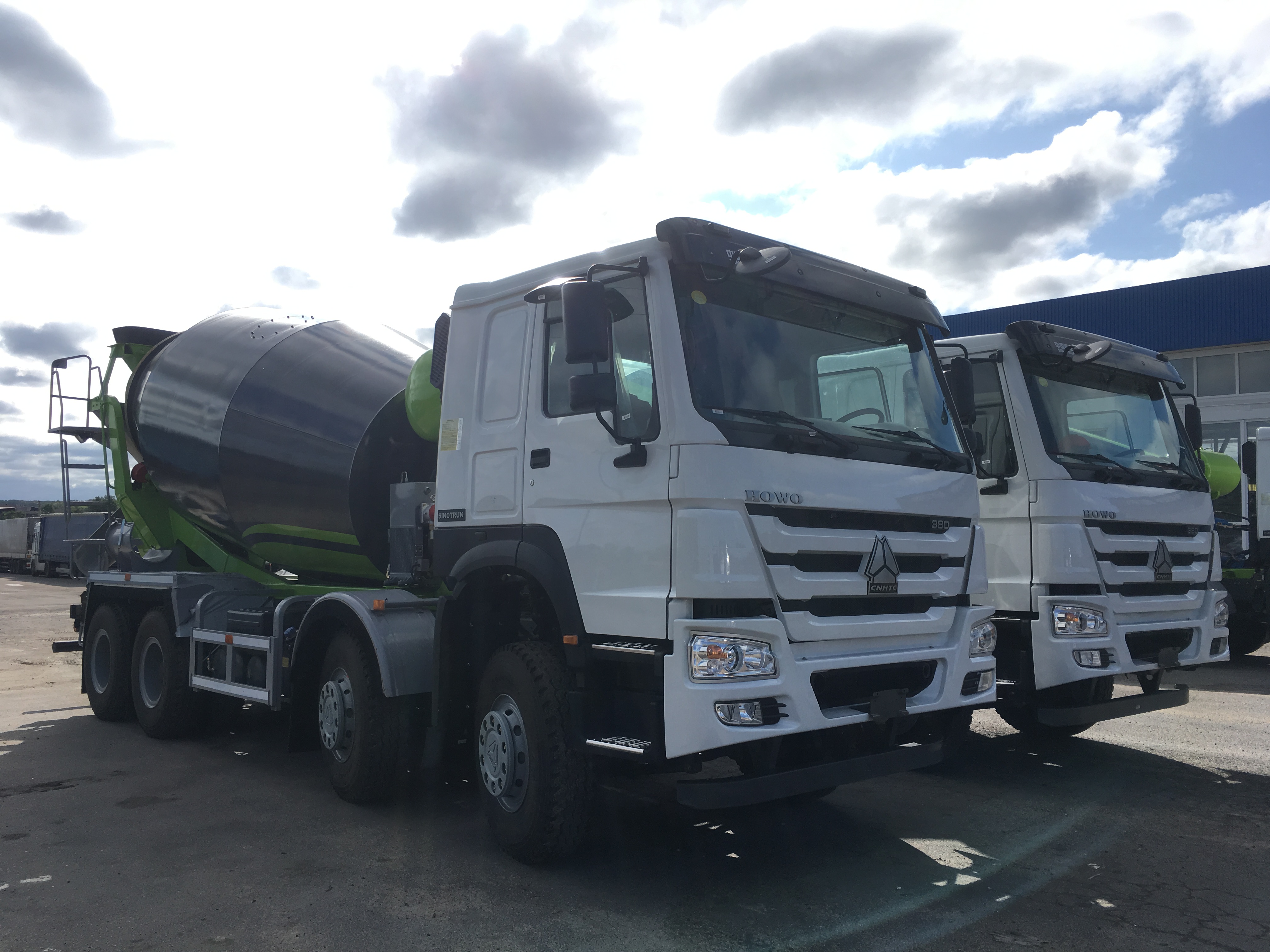 Автобетоносмеситель HOWO ZZ5407GJBS3267E