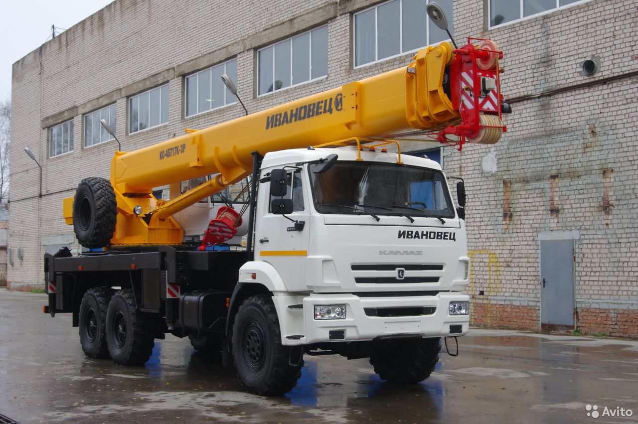 Автокран Ивановец КС-45717К-3Р на шасси КамАЗ 43118