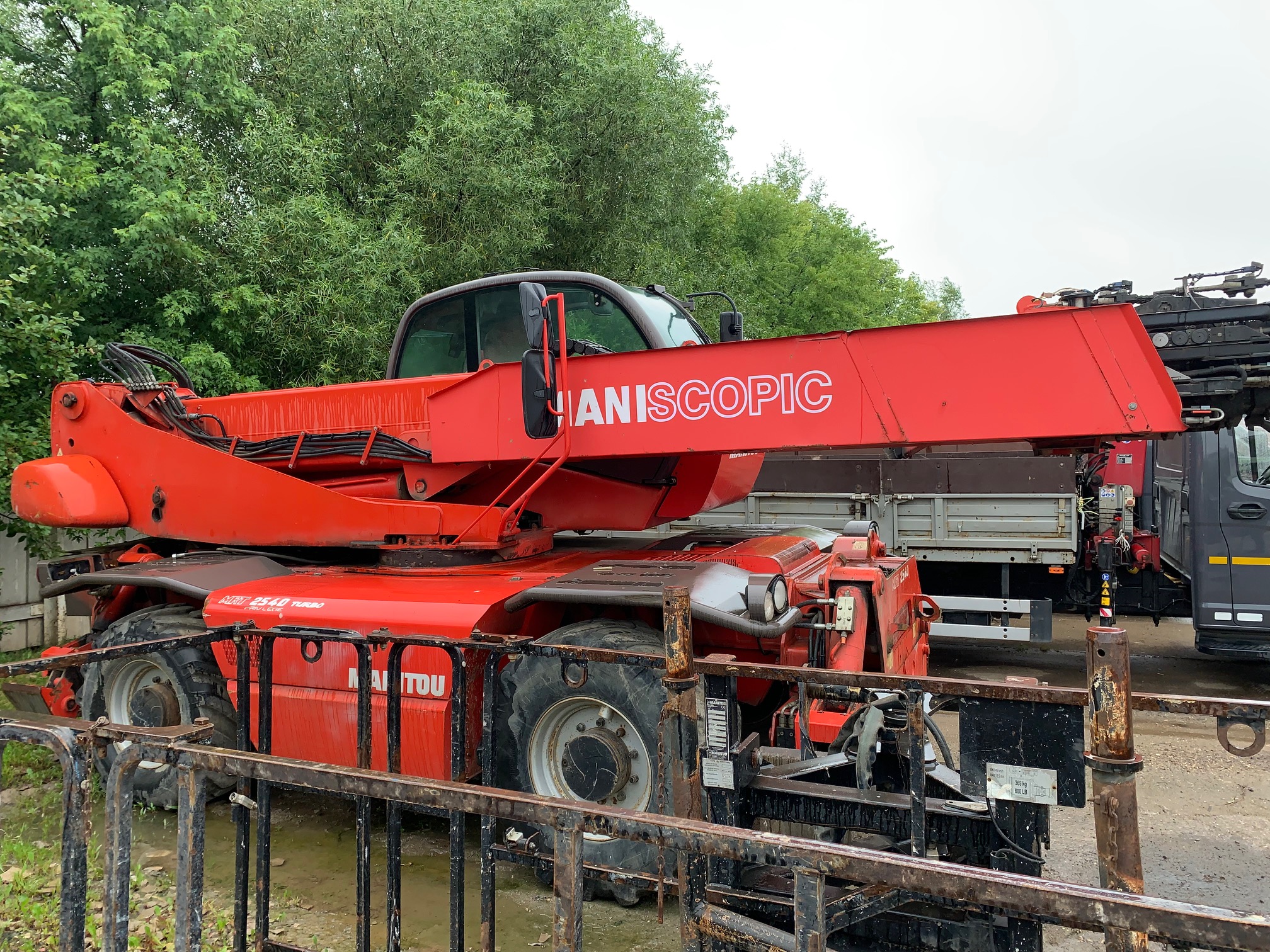 Телескопический погрузчик Manitou MRT 2540 Maniscopic