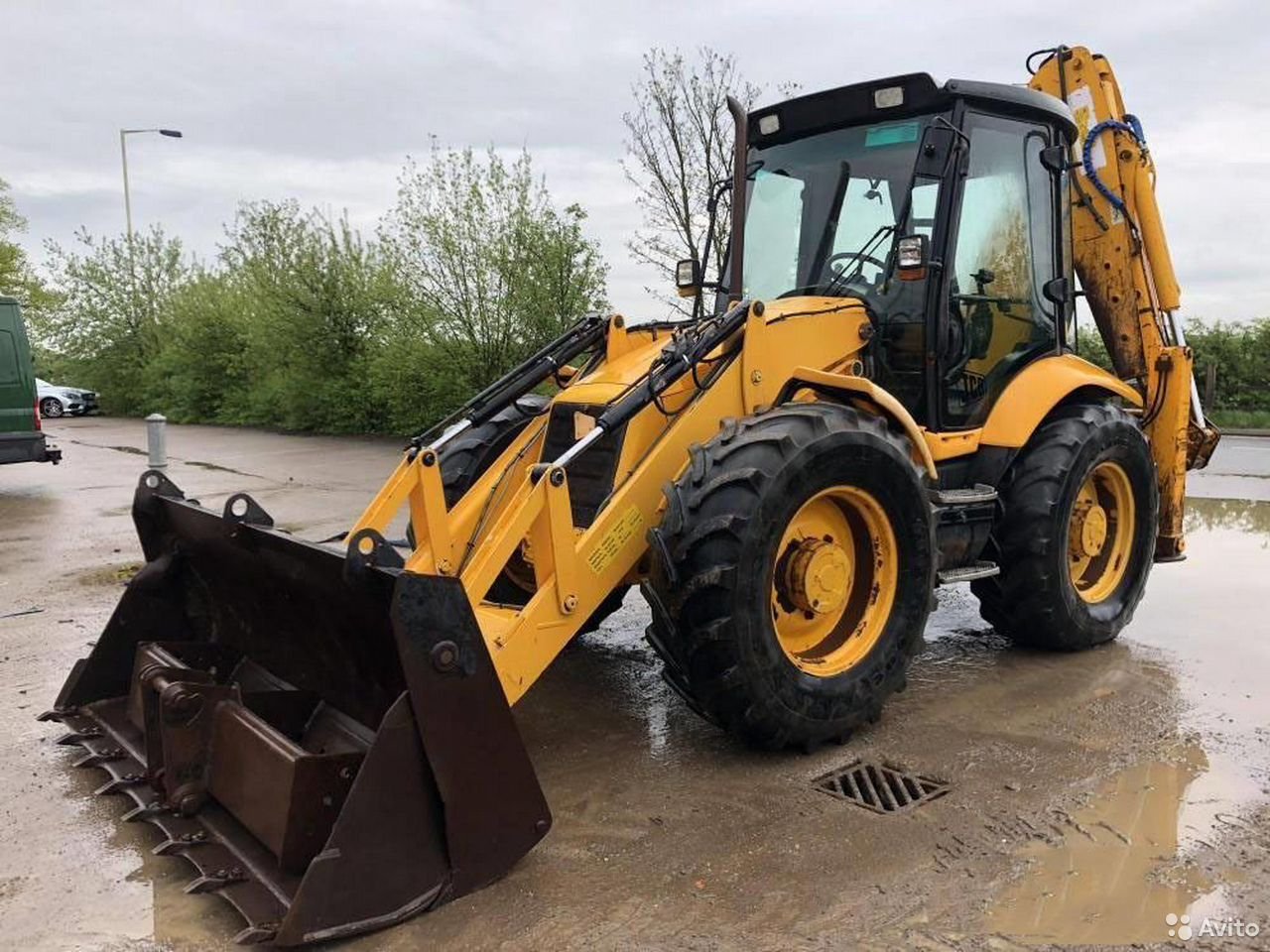Экскаватор-погрузчик JCB 4CX