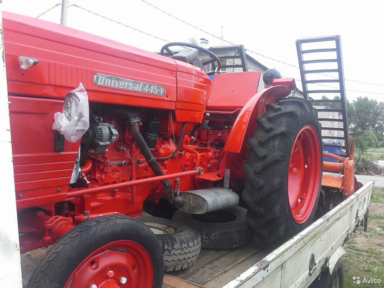 Трактор Universal 445v