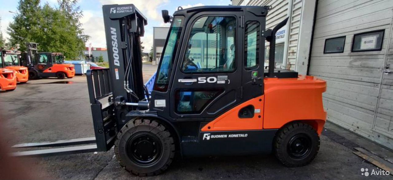 Вилочный погрузчик Doosan D50SC-5