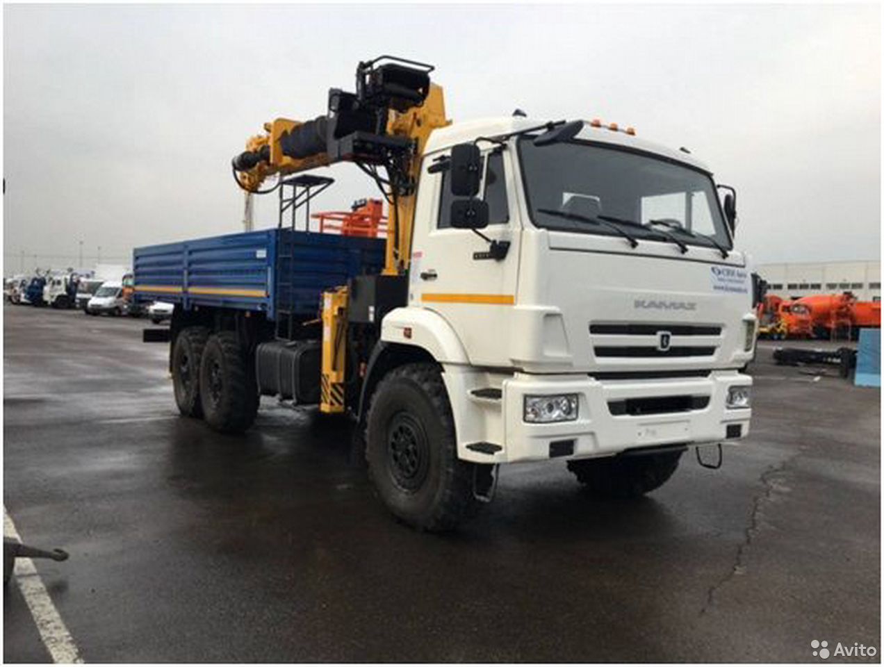 Бортовой грузовик с КМУ КамАЗ 43118-3027-50 с КМУ Soosan SCS866L