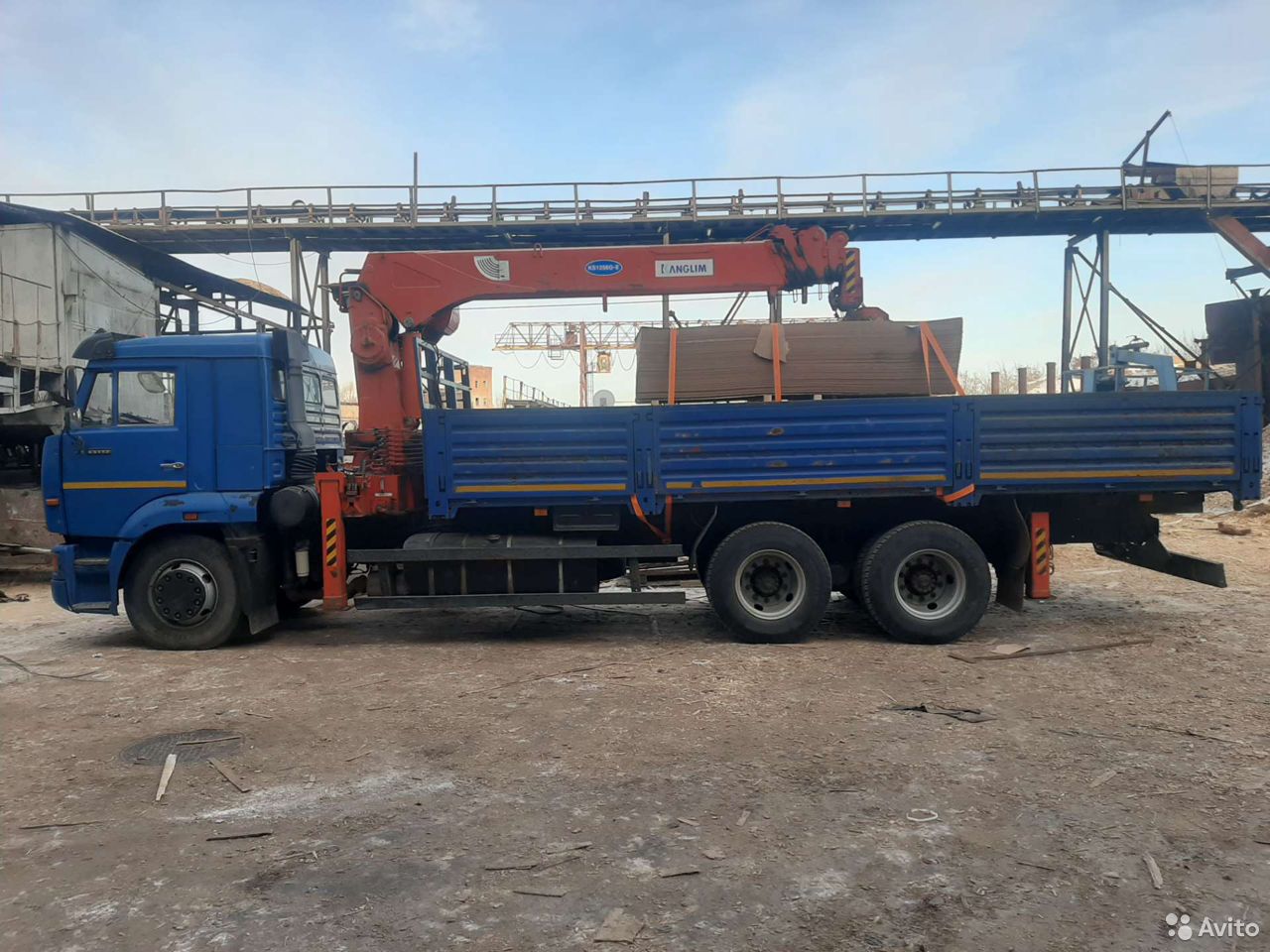 Бортовой грузовик с КМУ КамАЗ 65117с КМУ Kanglim
