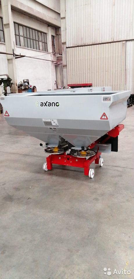 Разбрасыватель удобрений Axano